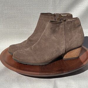 Blondo Valli 2.0 Bootie with Waterproof Sole Seam Brown Suede Size 8